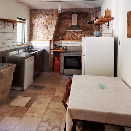 Appartamento Large In Stone With River View Metković